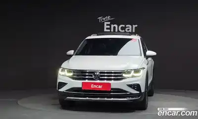 Volkswagen Tiguan 2023 2.0 Автомат в Москве № 215072, миниатюра 3