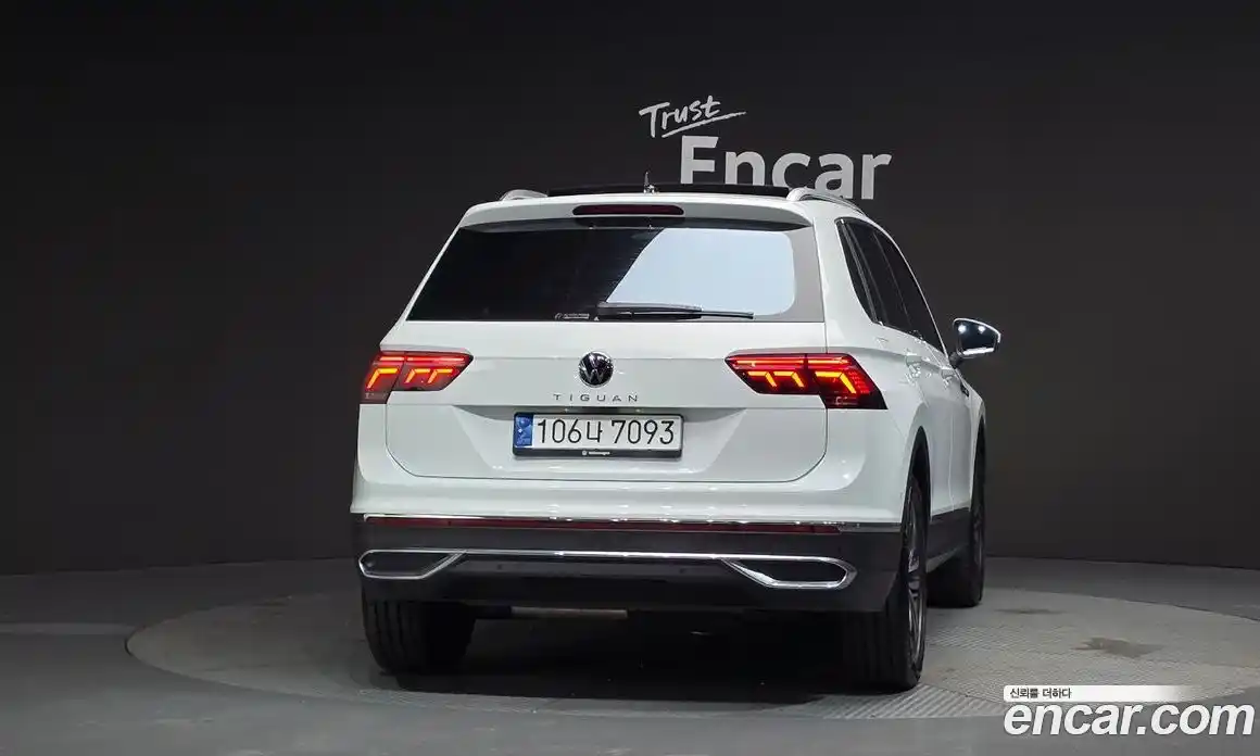 Volkswagen Tiguan 2023 2.0 Автомат в Москве № 215072, фото 4