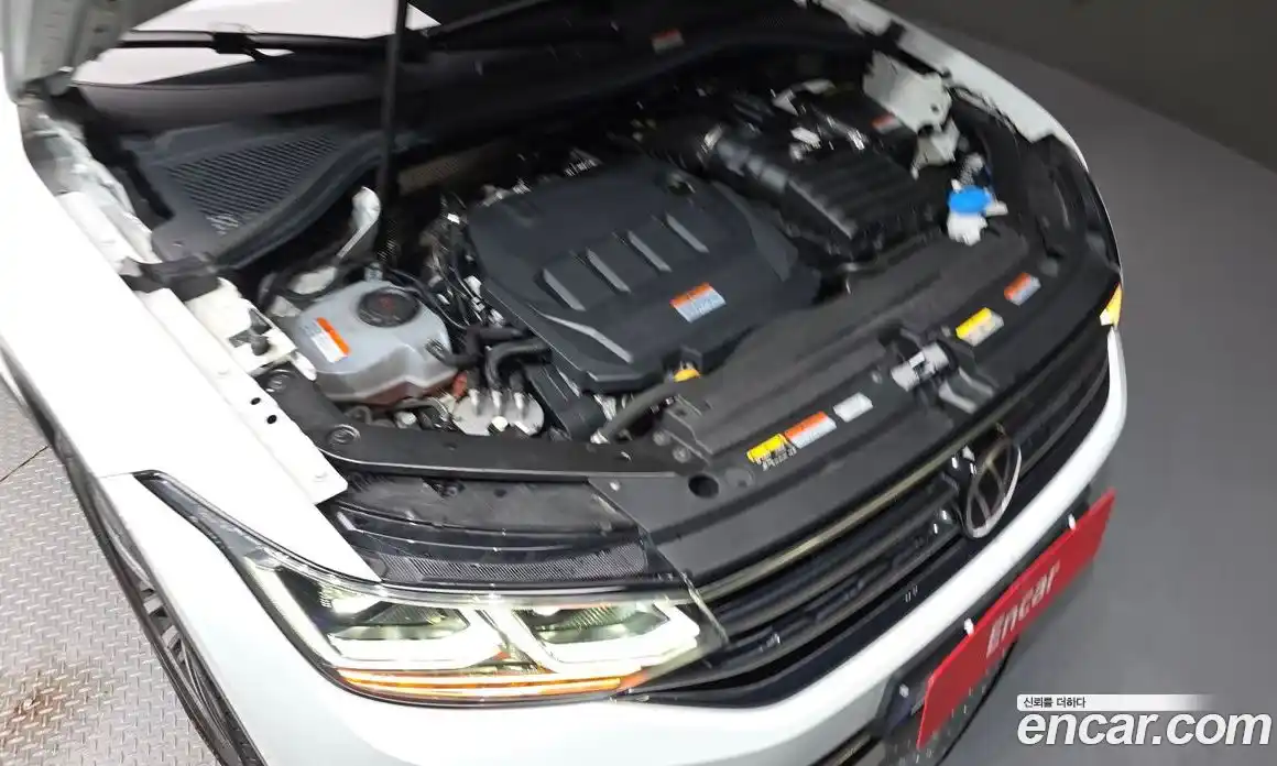 Volkswagen Tiguan 2023 2.0 Автомат в Москве № 215072, фото 6