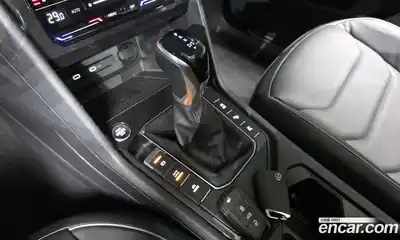 Volkswagen Tiguan 2023 2.0 Автомат в Москве № 215072, миниатюра 9