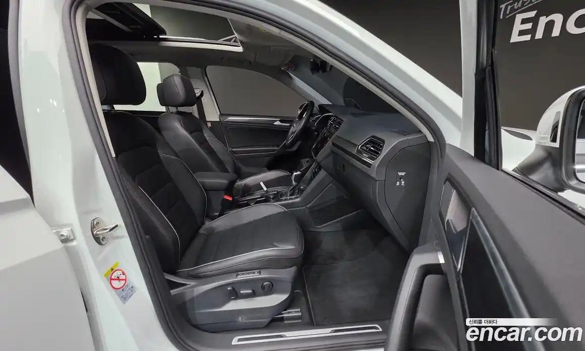 Volkswagen Tiguan 2023 2.0 Автомат в Москве № 215072, фото 10