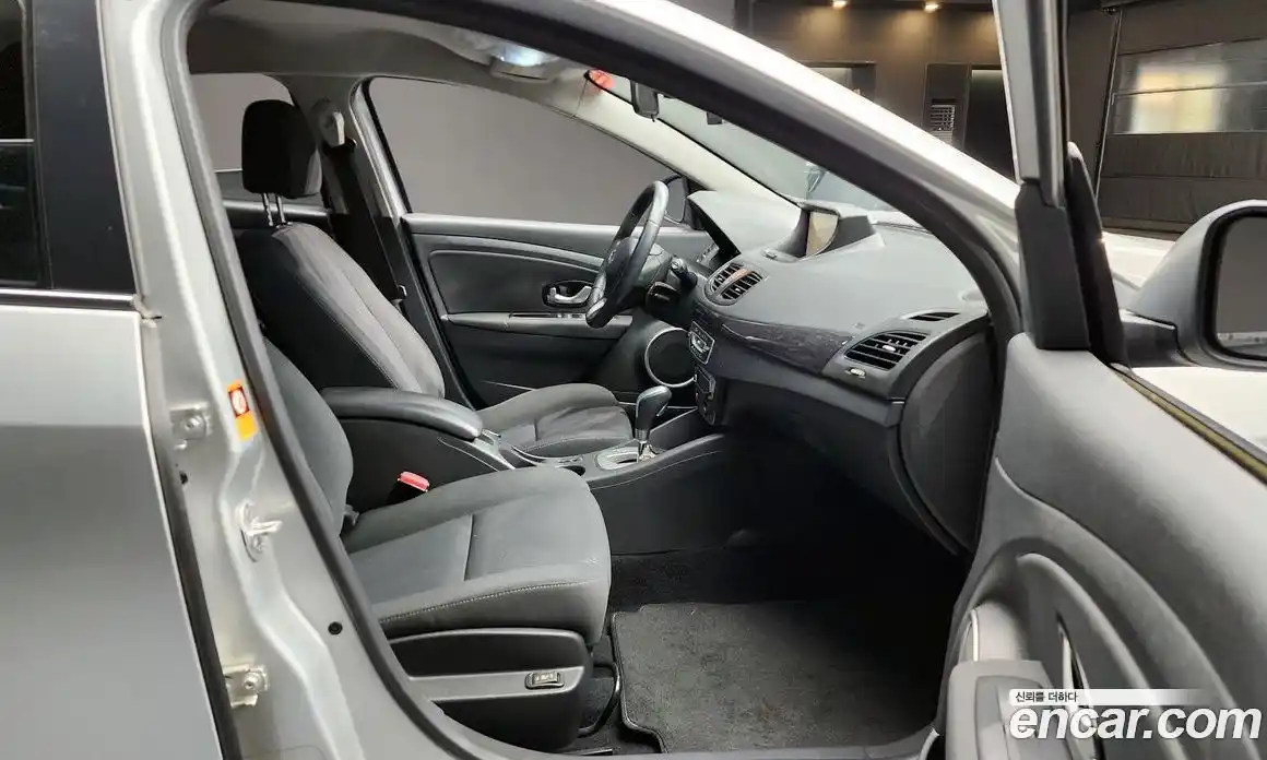 Renault SM3 2015 1.6 Автомат в Москве № 222498, фото 1