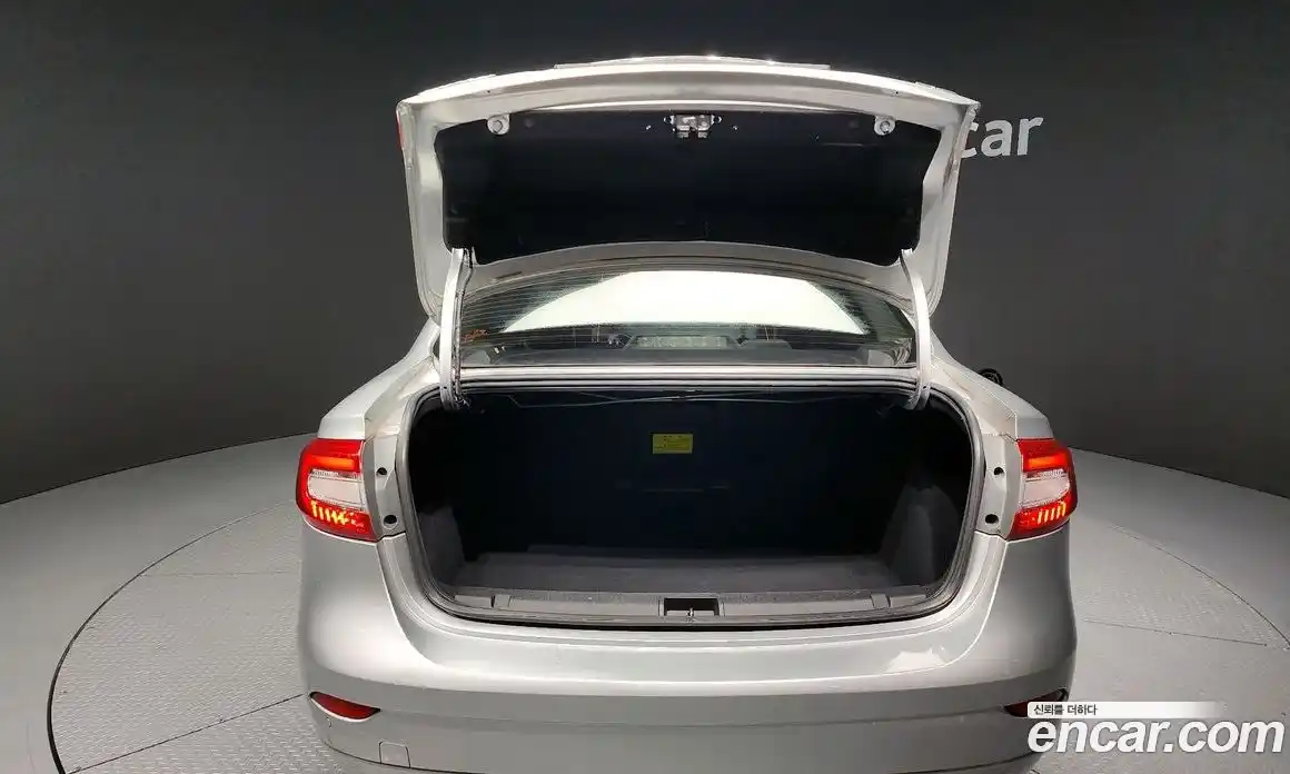 Renault SM3 2015 1.6 Автомат в Москве № 222498, фото 15