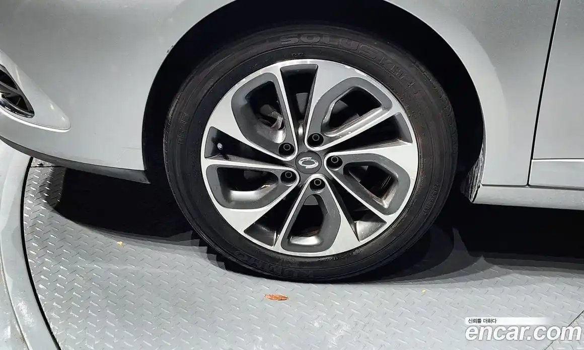 Renault SM3 2015 1.6 Автомат в Москве № 222498, фото 16