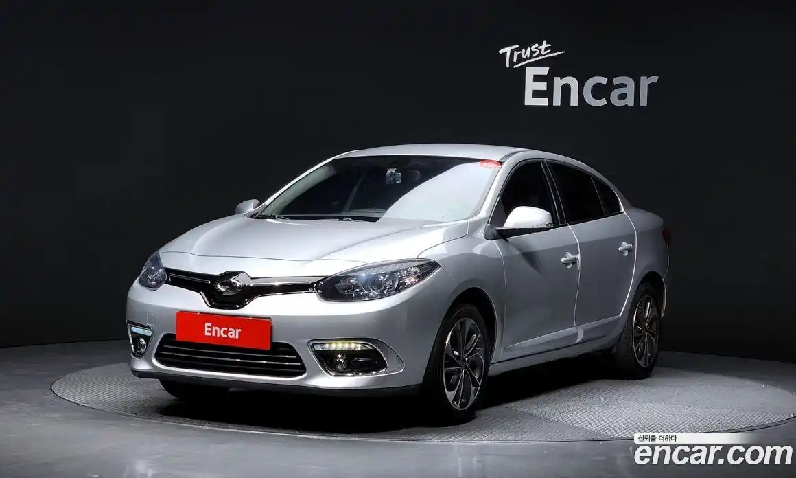 Renault SM3 2015 1.6 Автомат в Москве № 222498, фото 19