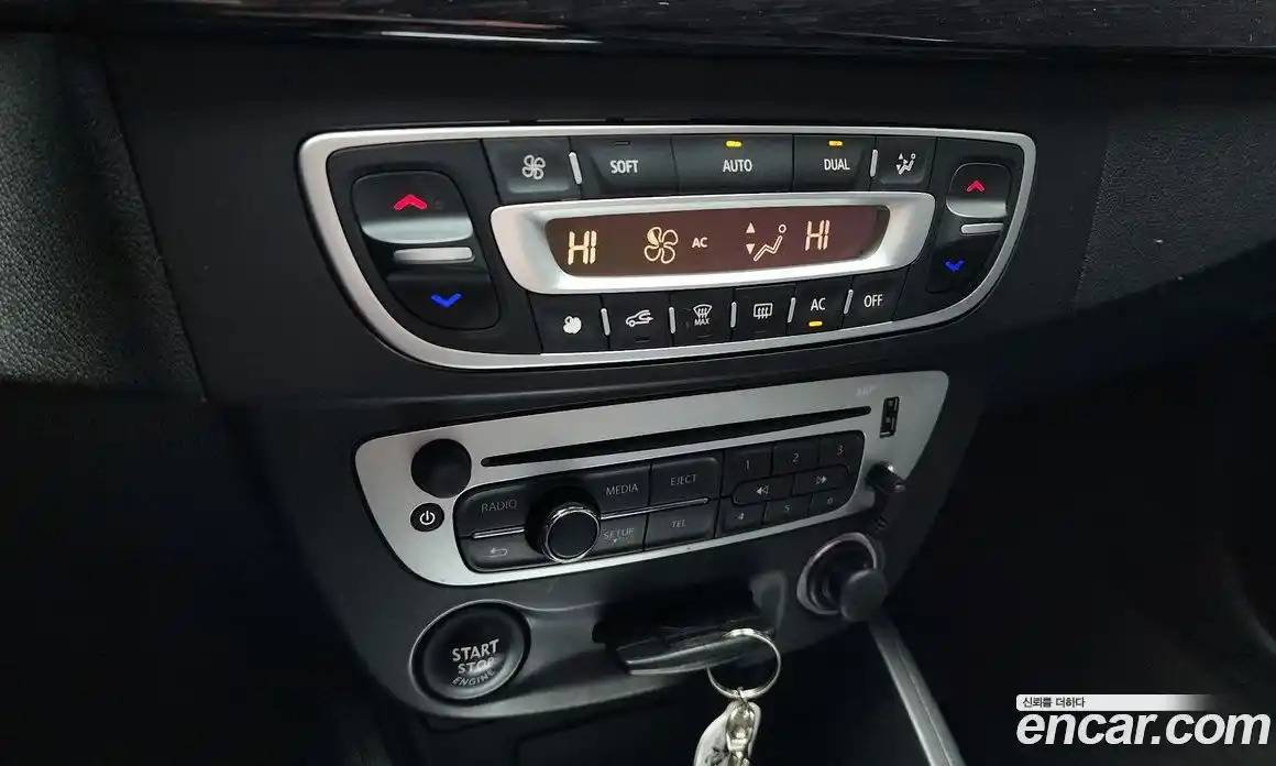 Renault SM3 2015 1.6 Автомат в Москве № 222498, фото 3