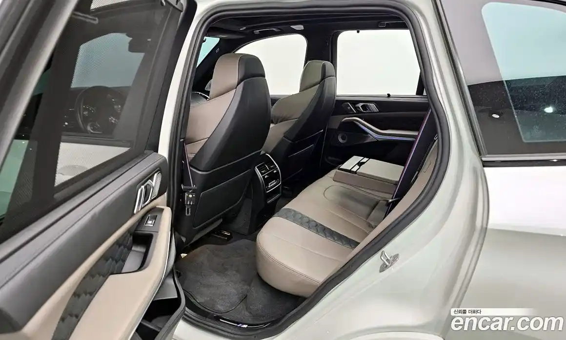 BMW X5M 2023 4.4 Автомат в Москве № 228376, фото 11