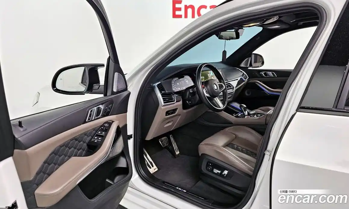 BMW X5M 2023 4.4 Автомат в Москве № 228376, фото 17