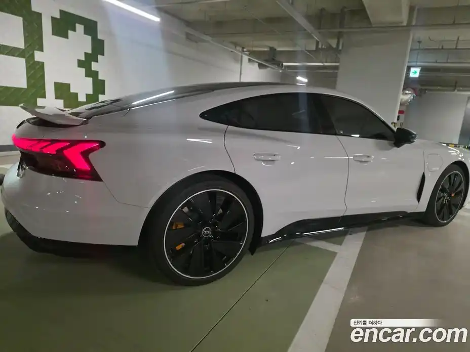 Audi e-tron GT 2024 0.1 Автомат в Москве № 230312, фото 13