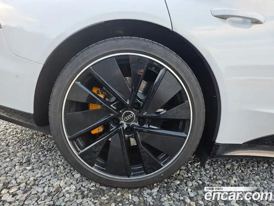 Audi e-tron GT 2024 0.1 Автомат в Москве № 230312, фото 15