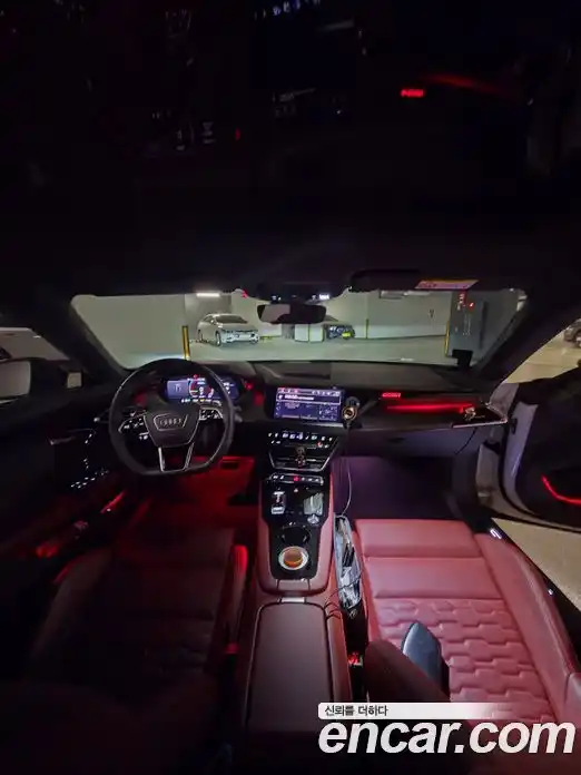 Audi e-tron GT 2024 0.1 Автомат в Москве № 230312, фото 17