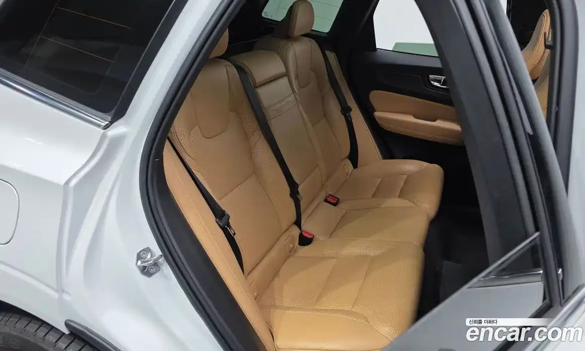 Volvo XC60 2020 2.0 Автомат в Москве № 230440, фото 12