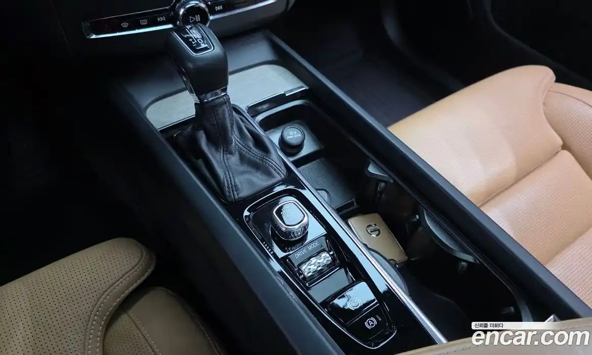 Volvo XC60 2020 2.0 Автомат в Москве № 230440, фото 9