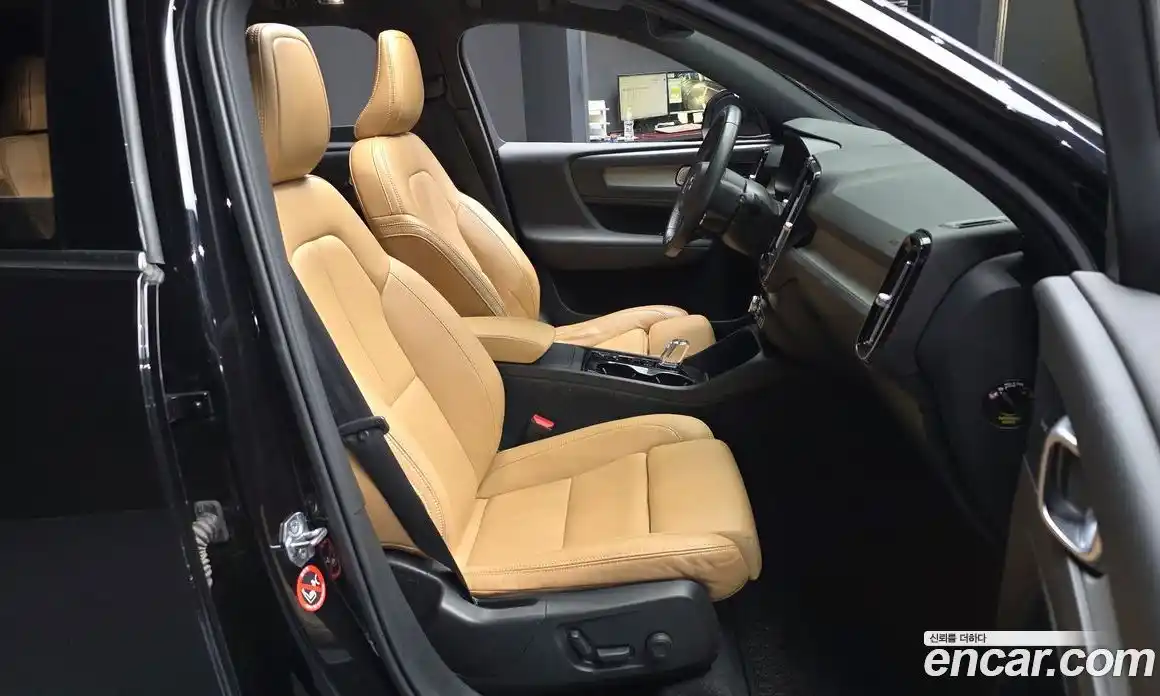 Volvo XC40 2021 2.0 Автомат в Москве № 230639, фото 17