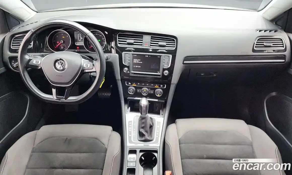 Volkswagen Golf 2016 2.0 Автомат в Москве № 232213, фото 8