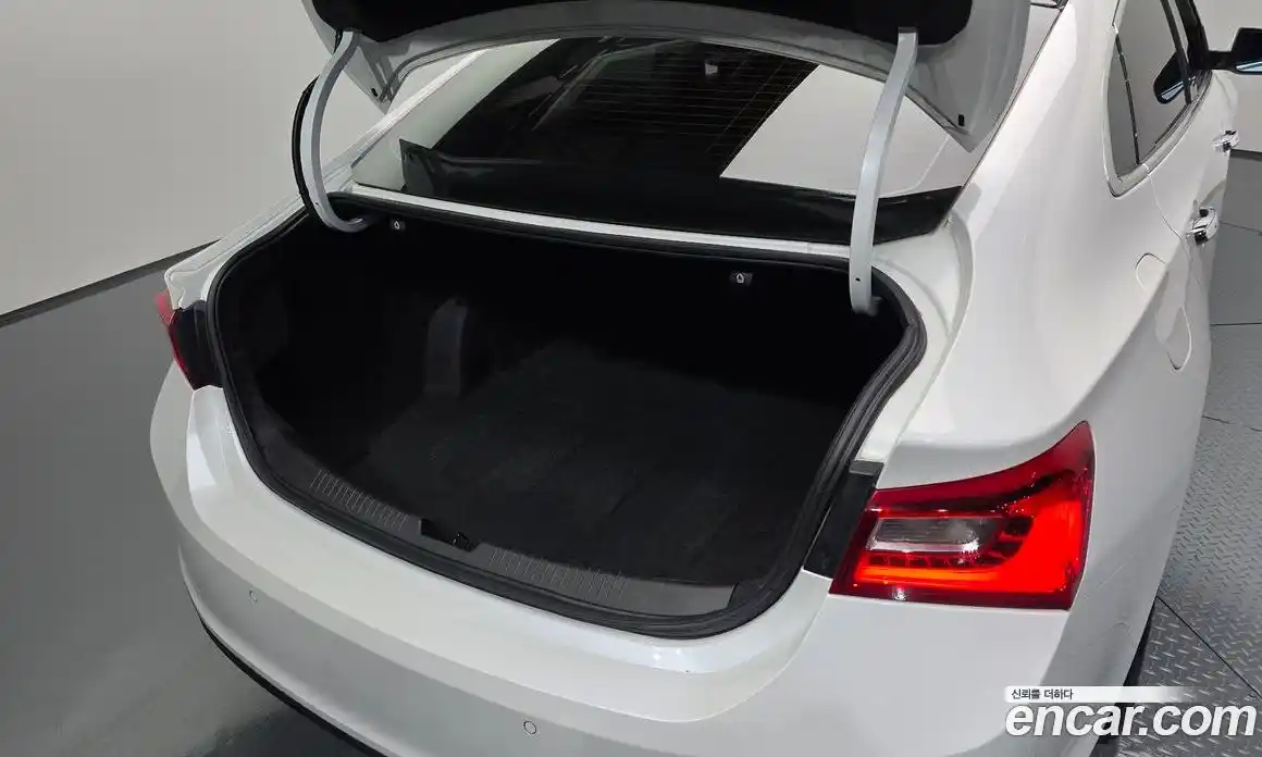 Chevrolet Malibu 2018 1.5 Автомат в Москве № 238965, фото 16