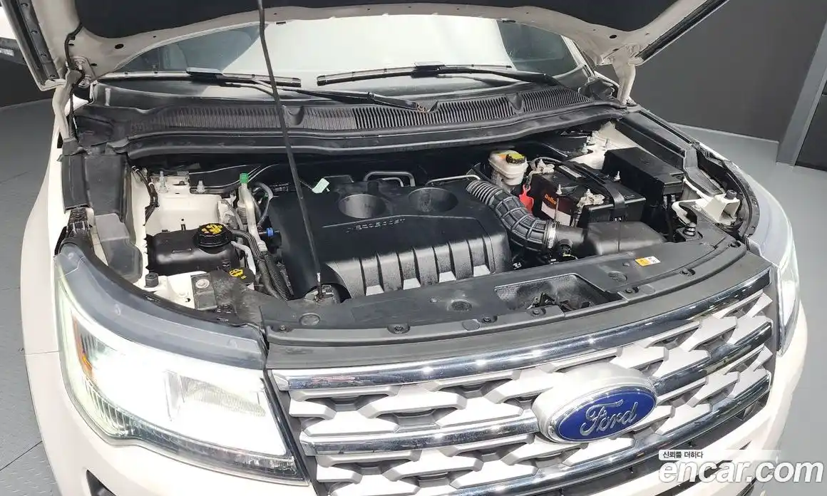 Ford Explorer 2018 2.3 Автомат в Москве № 255711, фото 5