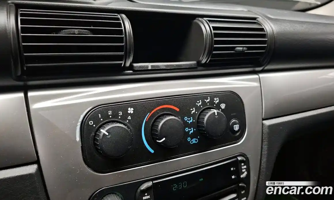 Chrysler Sebring 2005 2.7 Автомат в Москве № 256736, фото 14