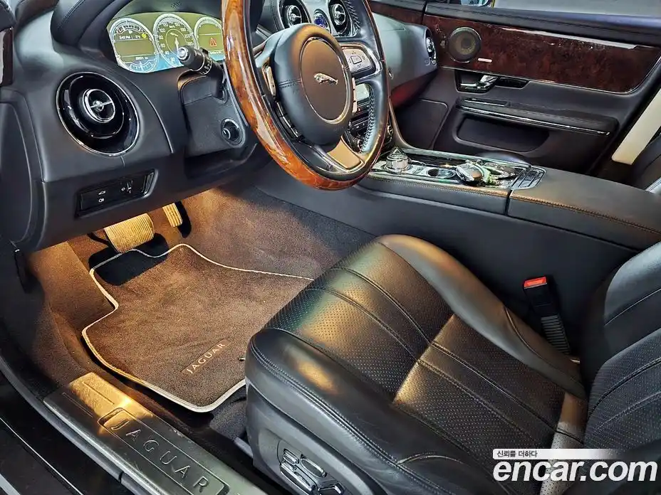 Jaguar XJ 2011 3.0 Автомат в Москве № 305166, фото 15