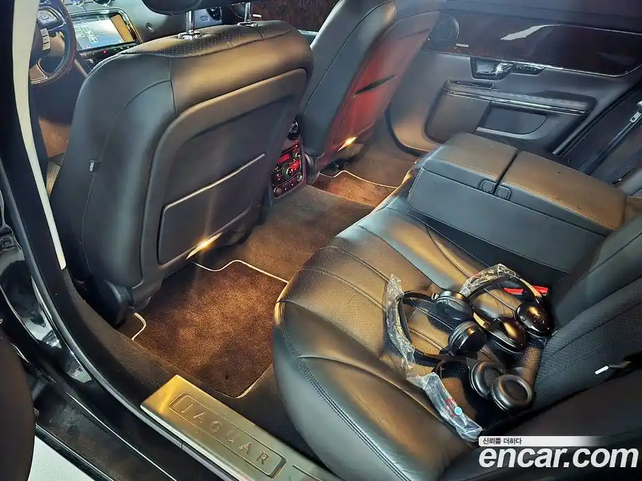 Jaguar XJ 2011 3.0 Автомат в Москве № 305166, фото 17