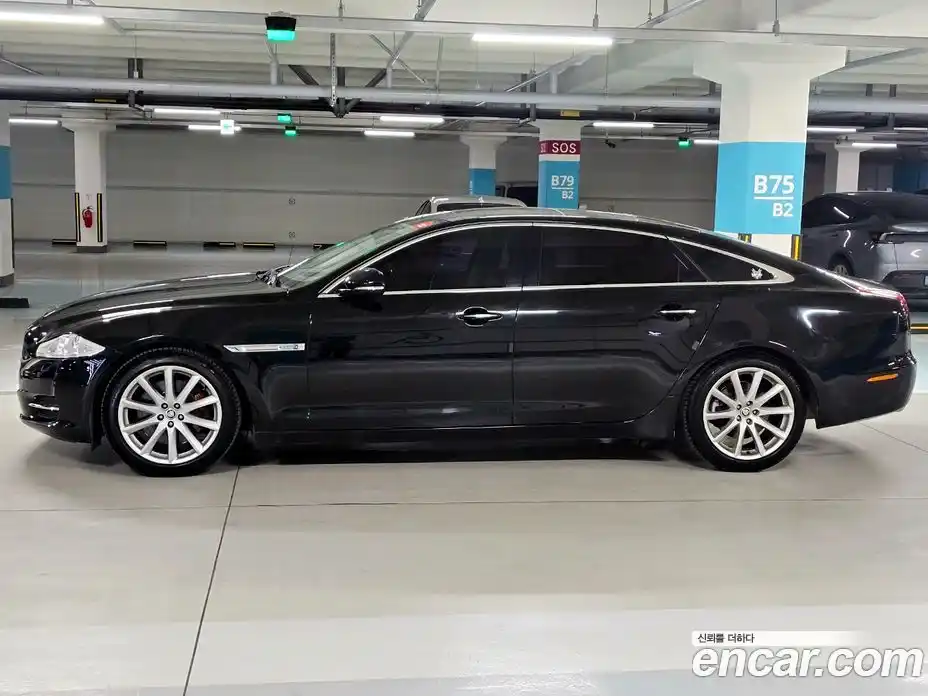 Jaguar XJ 2011 3.0 Автомат в Москве № 305166, фото 4