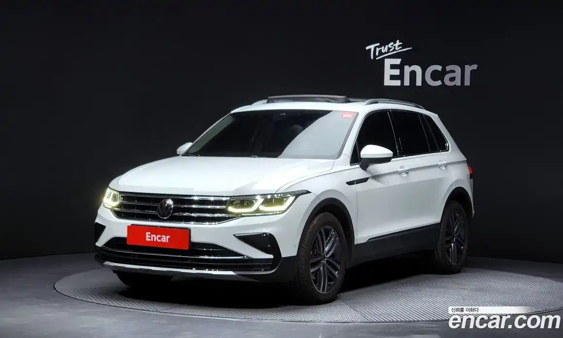 Volkswagen Tiguan 2023 2.0 Автомат в Москве № 357660, фото 1