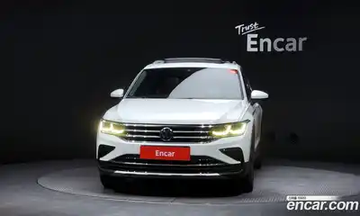 Volkswagen Tiguan 2023 2.0 Автомат в Москве № 357660, миниатюра 3