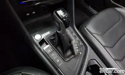 Volkswagen Tiguan 2023 2.0 Автомат в Москве № 357660, миниатюра 9