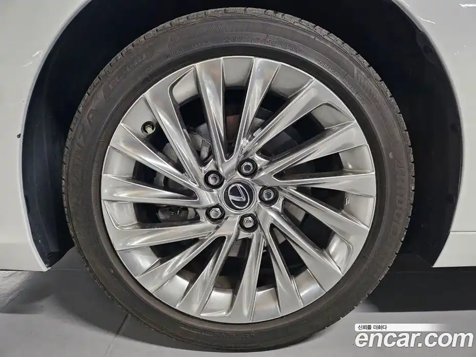 Lexus ES 2023 2.5 Автомат в Москве № 399014, фото 12