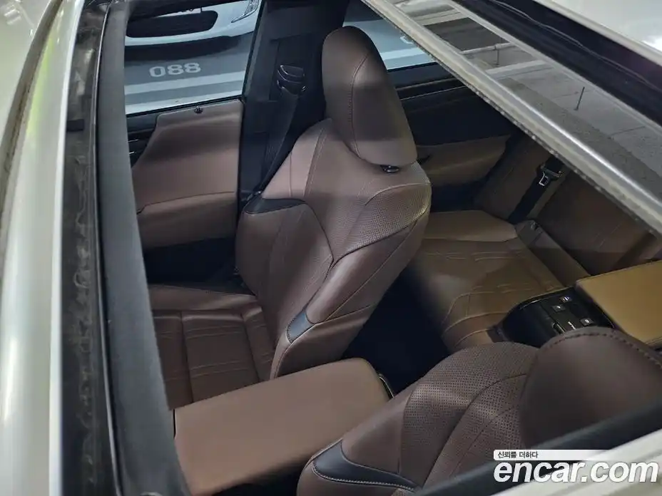 Lexus ES 2023 2.5 Автомат в Москве № 399014, фото 17