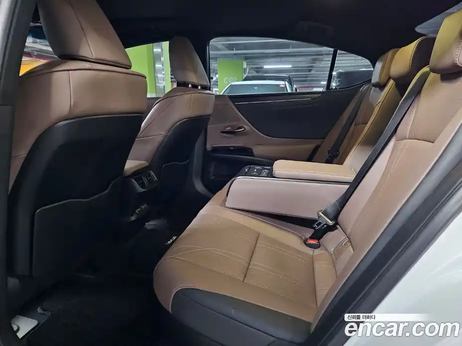 Lexus ES 2023 2.5 Автомат в Москве № 399014, фото 6