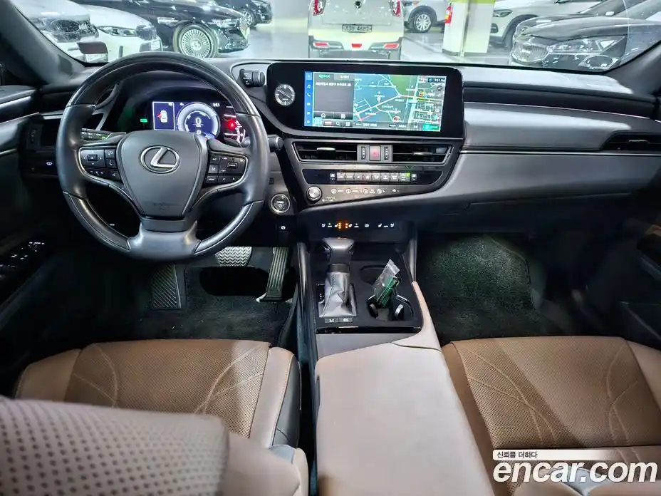 Lexus ES 2023 2.5 Автомат в Москве № 399014, фото 7