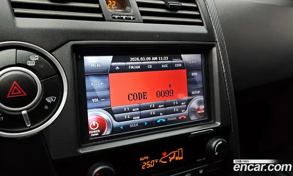 SsangYong Korando 2015 2.0 Автомат в Москве № 462451, фото 16