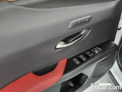 Lexus UX 2024 2.0 Вариатор в Москве № 466619, миниатюра 12