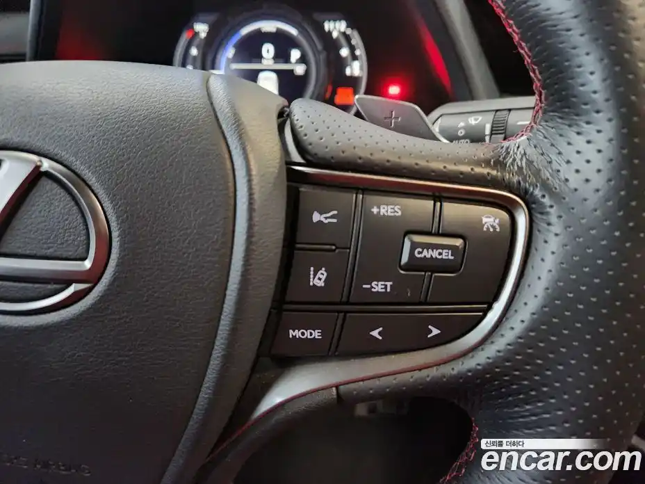 Lexus UX 2024 2.0 Вариатор в Москве № 466619, фото 14