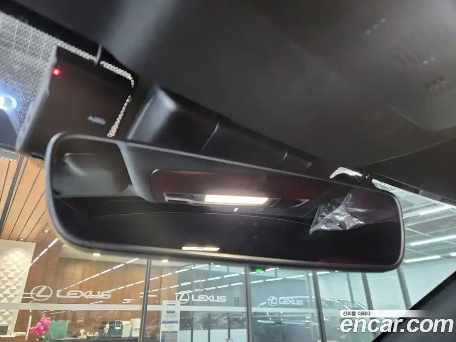 Lexus UX 2024 2.0 Вариатор в Москве № 466619, фото 15