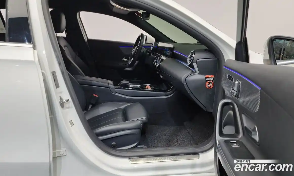 Mercedes-Benz A-Class 2023 2.0 Автомат в Москве № 494275, фото 11