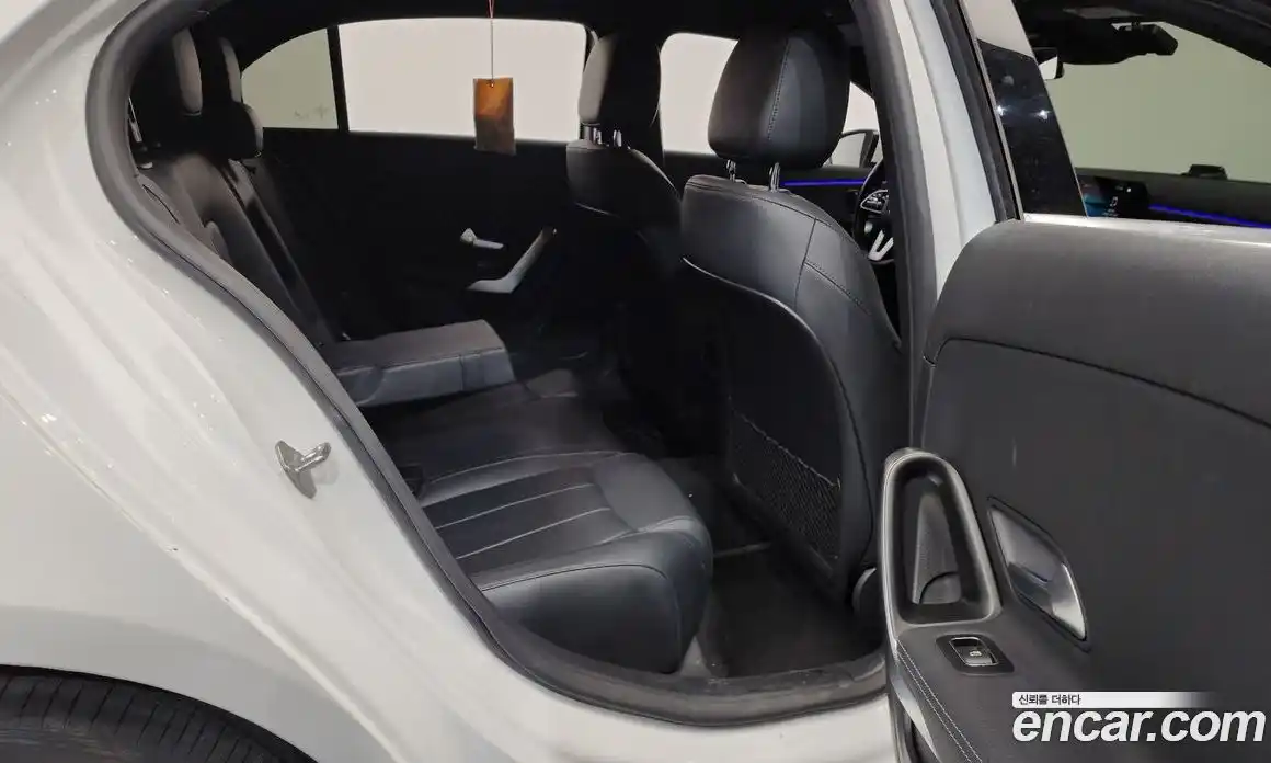 Mercedes-Benz A-Class 2023 2.0 Автомат в Москве № 494275, фото 12