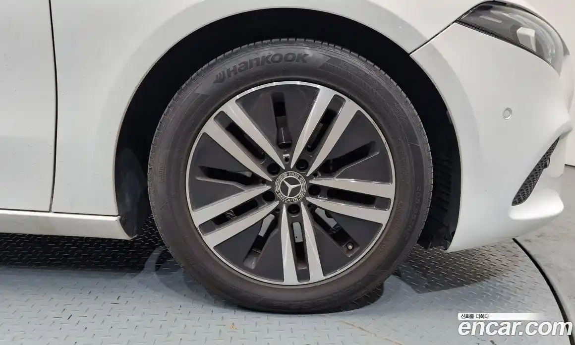 Mercedes-Benz A-Class 2023 2.0 Автомат в Москве № 494275, фото 5