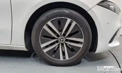 Mercedes-Benz A-Class 2023 2.0 Автомат в Москве № 494275, миниатюра 5