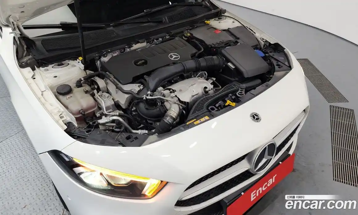 Mercedes-Benz A-Class 2023 2.0 Автомат в Москве № 494275, фото 6