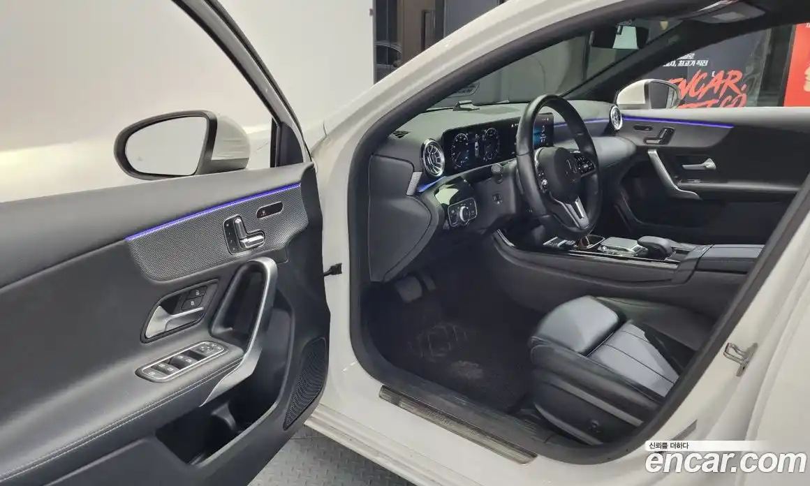 Mercedes-Benz A-Class 2023 2.0 Автомат в Москве № 494275, фото 10