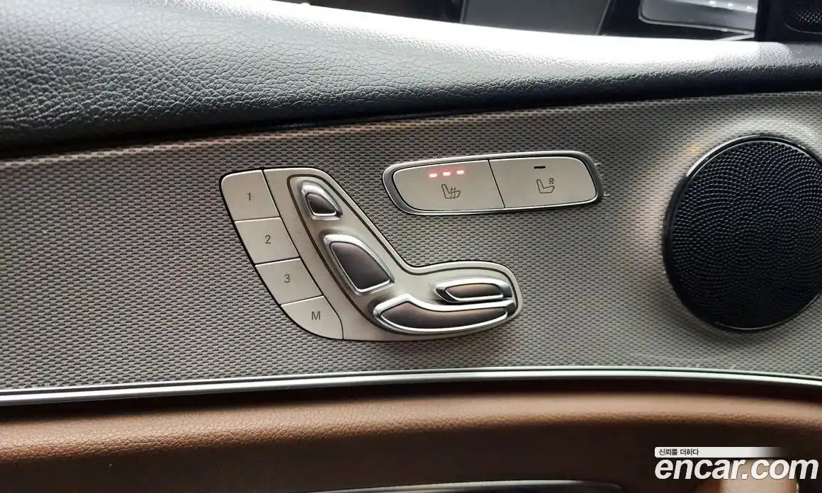 Mercedes-Benz E-Class 2018 2.0 Автомат в Москве № 496031, фото 19