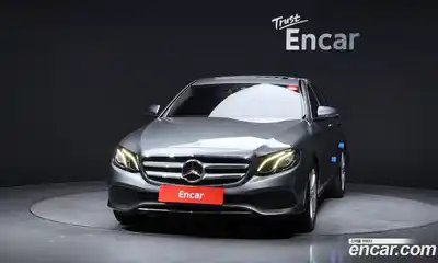 Mercedes-Benz E-Class 2018 2.0 Автомат в Москве № 496031, миниатюра 3