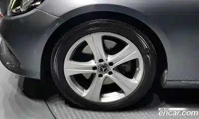 Mercedes-Benz E-Class 2018 2.0 Автомат в Москве № 496031, миниатюра 5