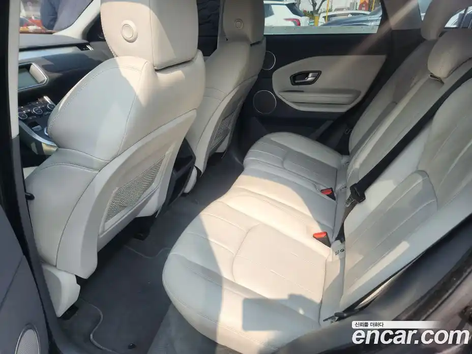 Land Rover Range-Rover Evoque 2017 2.0 Автомат в Москве № 496244, фото 16