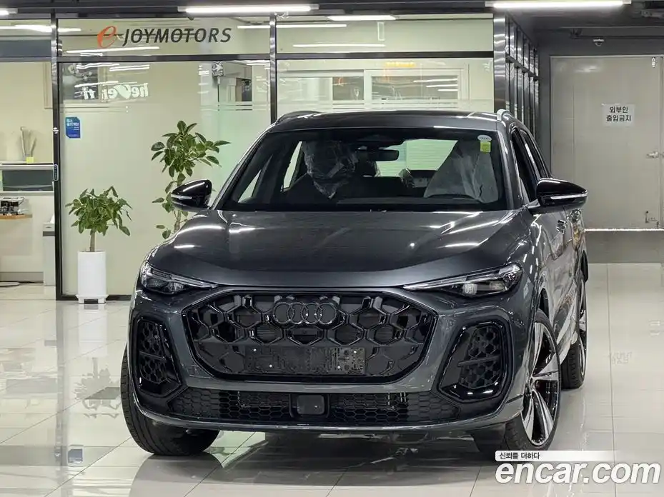 Audi Q5 2025 2.0 Автомат в Москве № 497143, фото 1