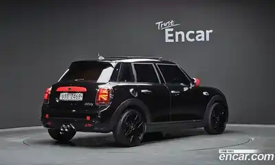Mini Cooper 2018 2.0 Автомат в Москве № 499137, миниатюра 2