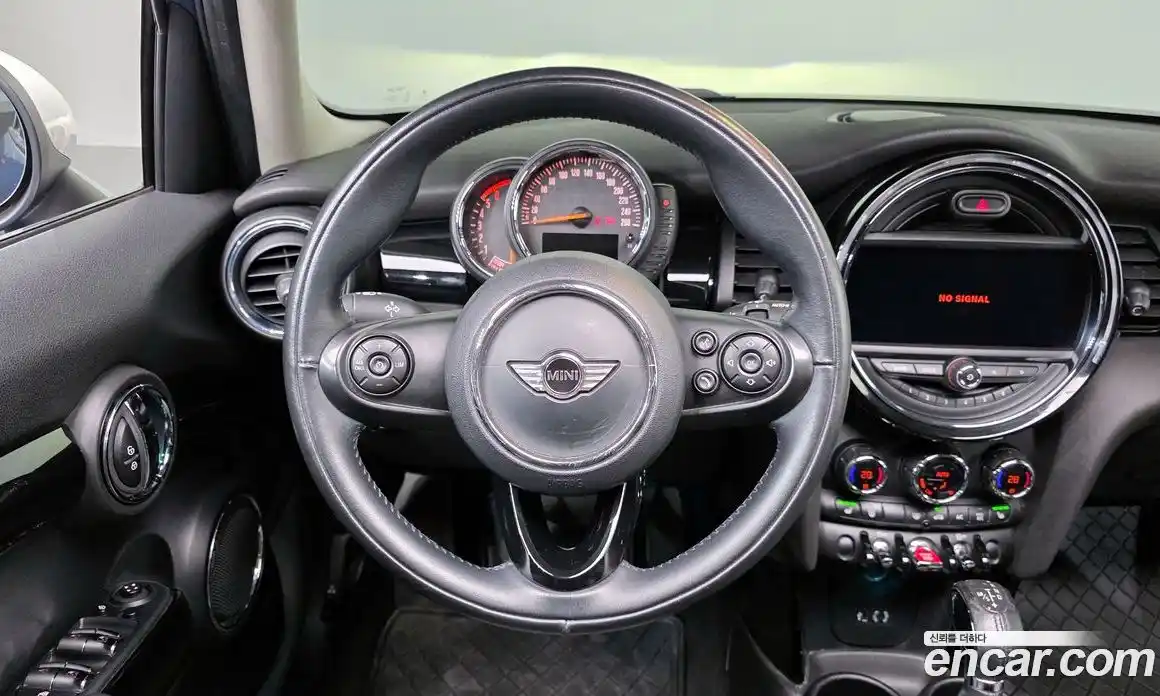 Mini Cooper 2017 1.5 Автомат в Москве № 499273, фото 14