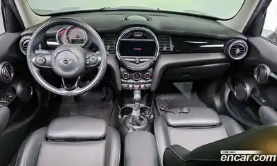 Mini Cooper 2017 1.5 Автомат в Москве № 499273, миниатюра 7